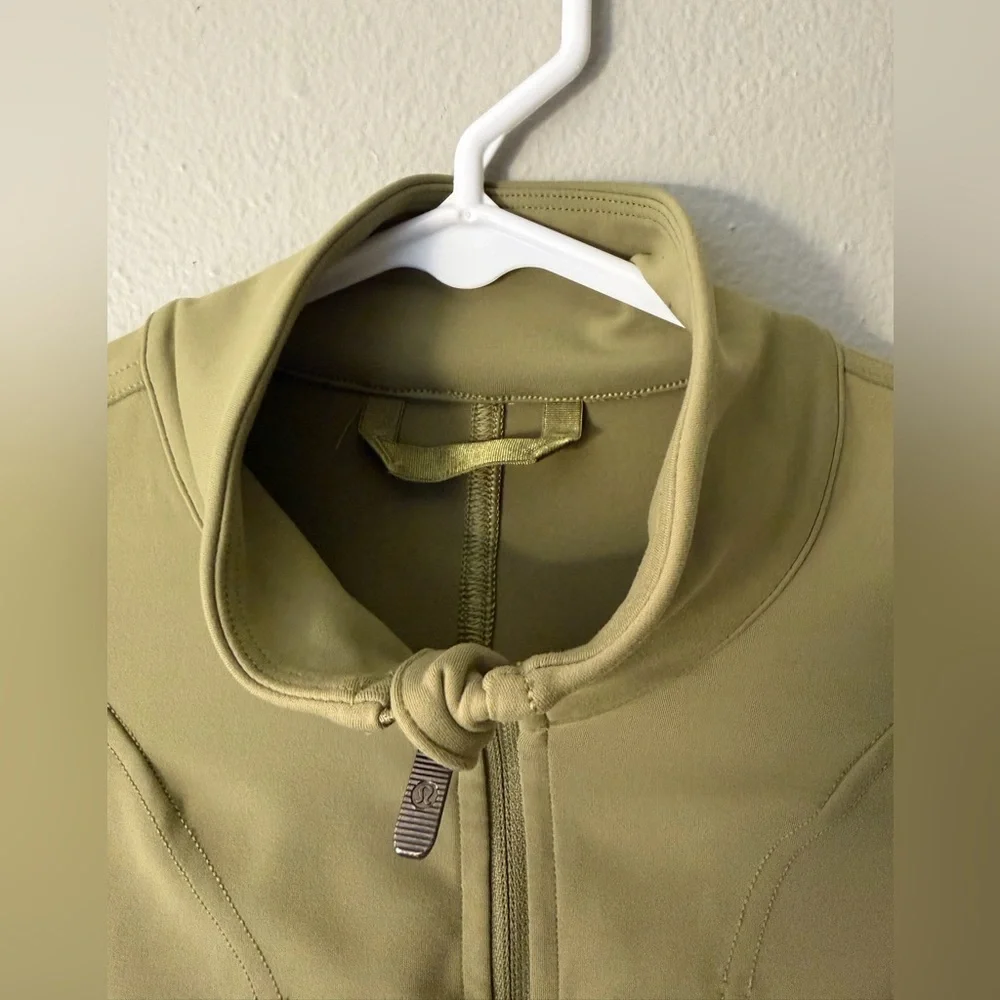 Lululemon InTransit Green Jacket - Picture 6 of 10